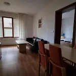 Top Lodge Apartments 반스코