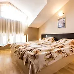아파트호텔 Top Lodge Apartments 반스코