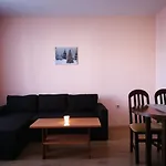 Top Lodge Apartments 아파트호텔 반스코