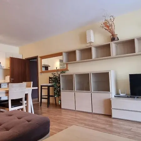 מלון דירות Top Lodge Apartments 3*